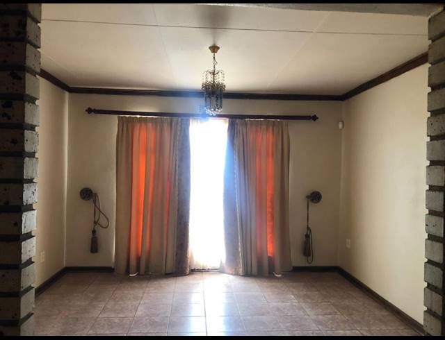 4 BEDROOM HOUSE TO LET IN LAMONT PARK